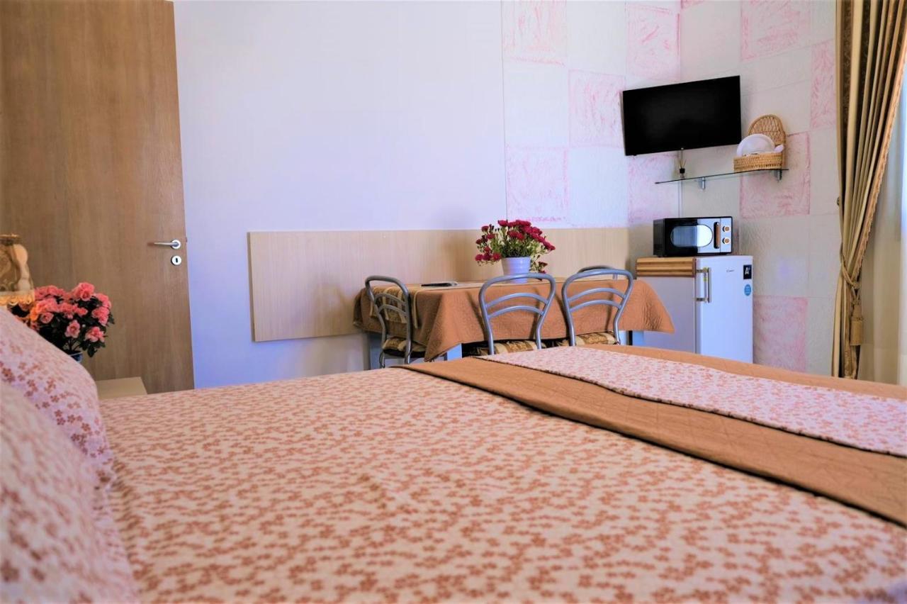 Da Casa Tiziana Hotel ปอร์โตเชซาเรโอ ภายนอก รูปภาพ